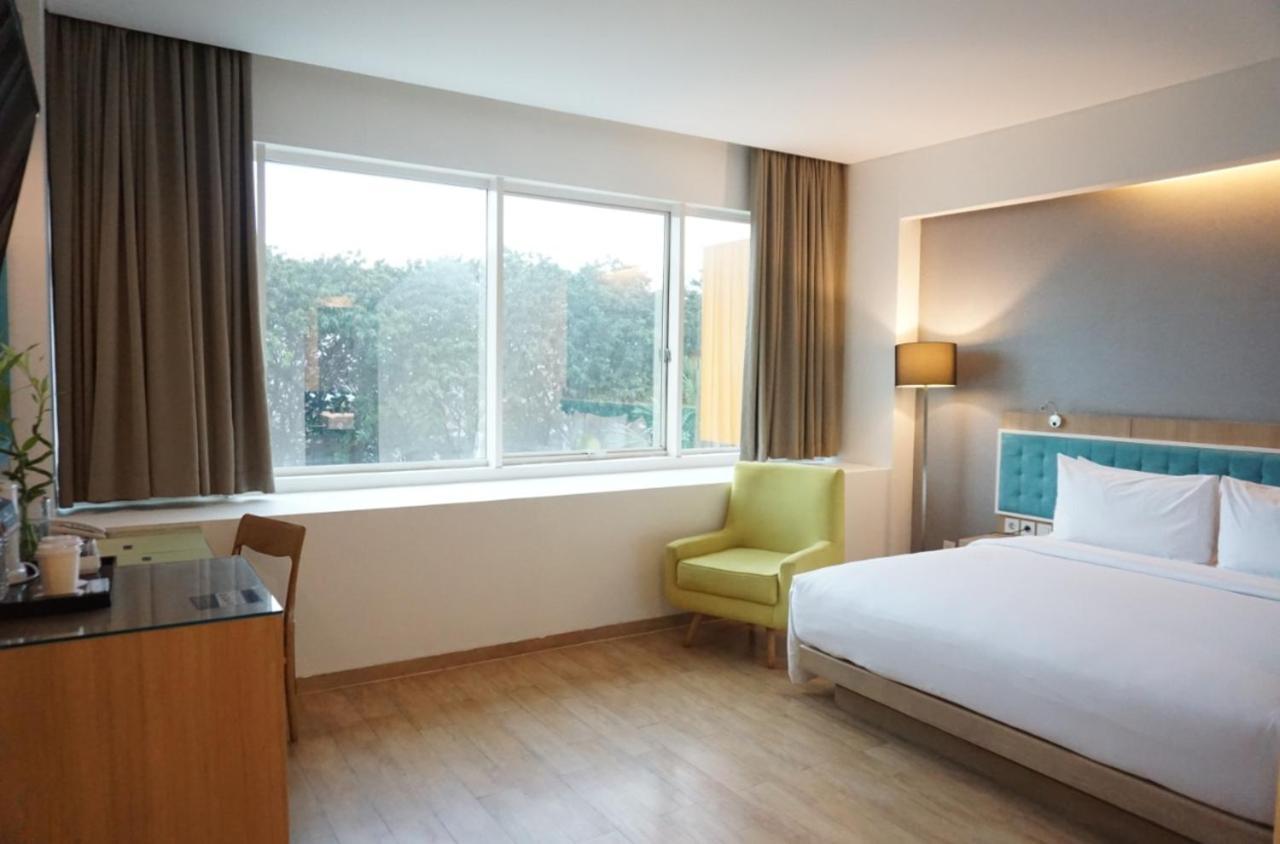 Hotel Santika Kelapa Gading Jakarta Kültér fotó